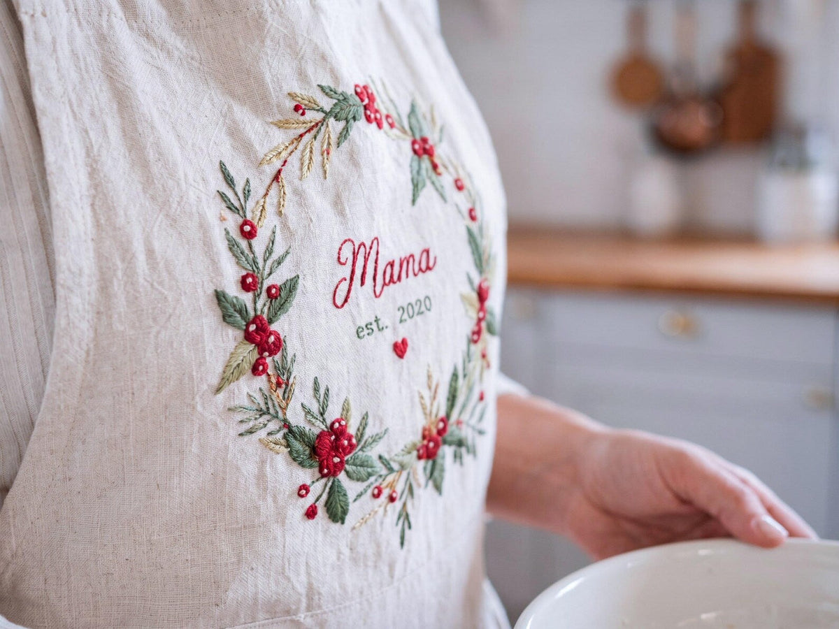 Personalized Mommy and Me Aprons, Matching Mom and Kids Linen Apron, Hand Embroidered Floral Apron, Custom Name Mother Daughter Gift