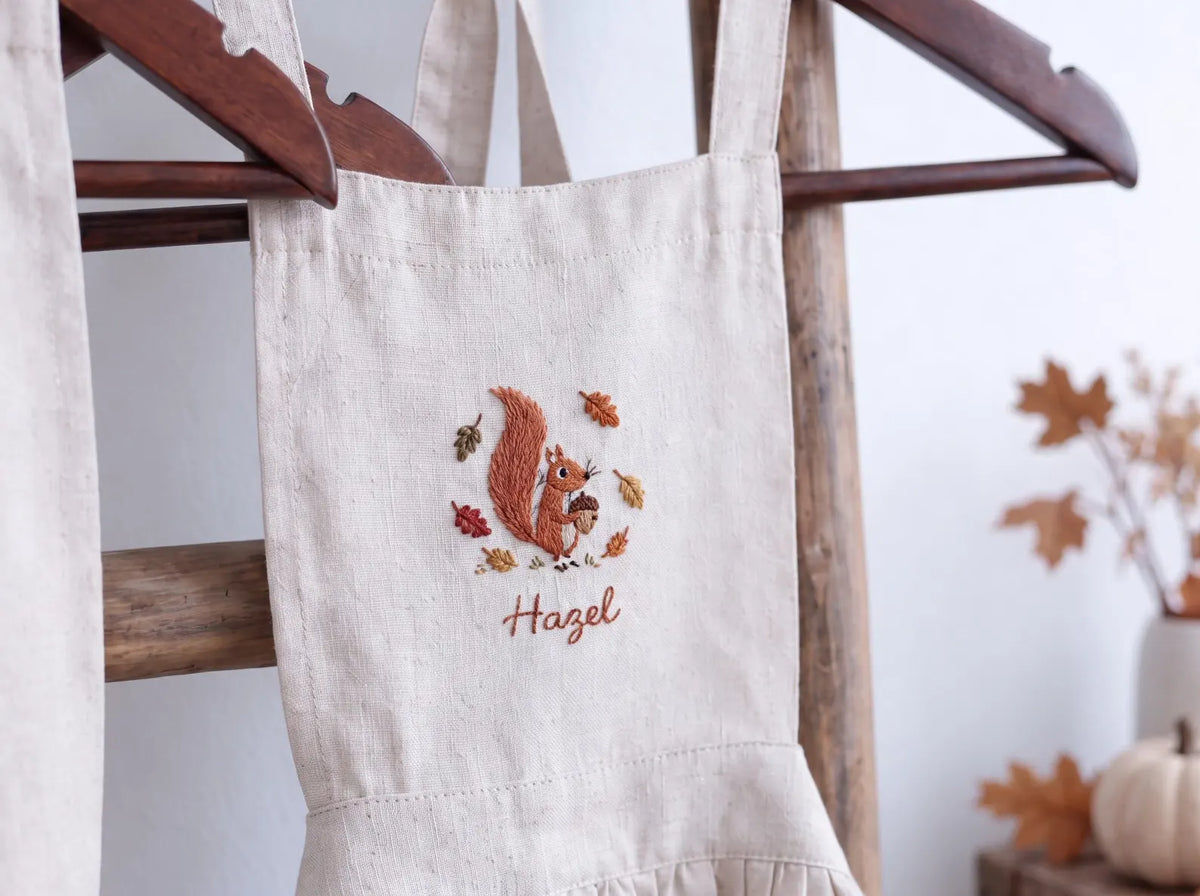 Personalized Mommy and Me Aprons, Matching Mom and Kids Linen Apron Set, Hand Embroidered Acorn & Squirrel, Custom Name Autumn Family Gift